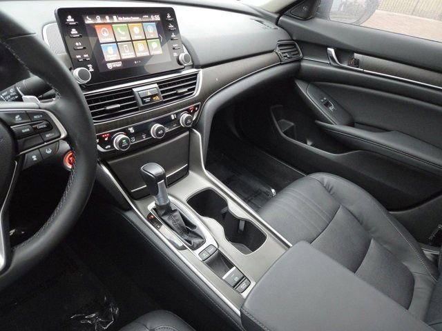 Used 2018 Honda Accord Touring image 34