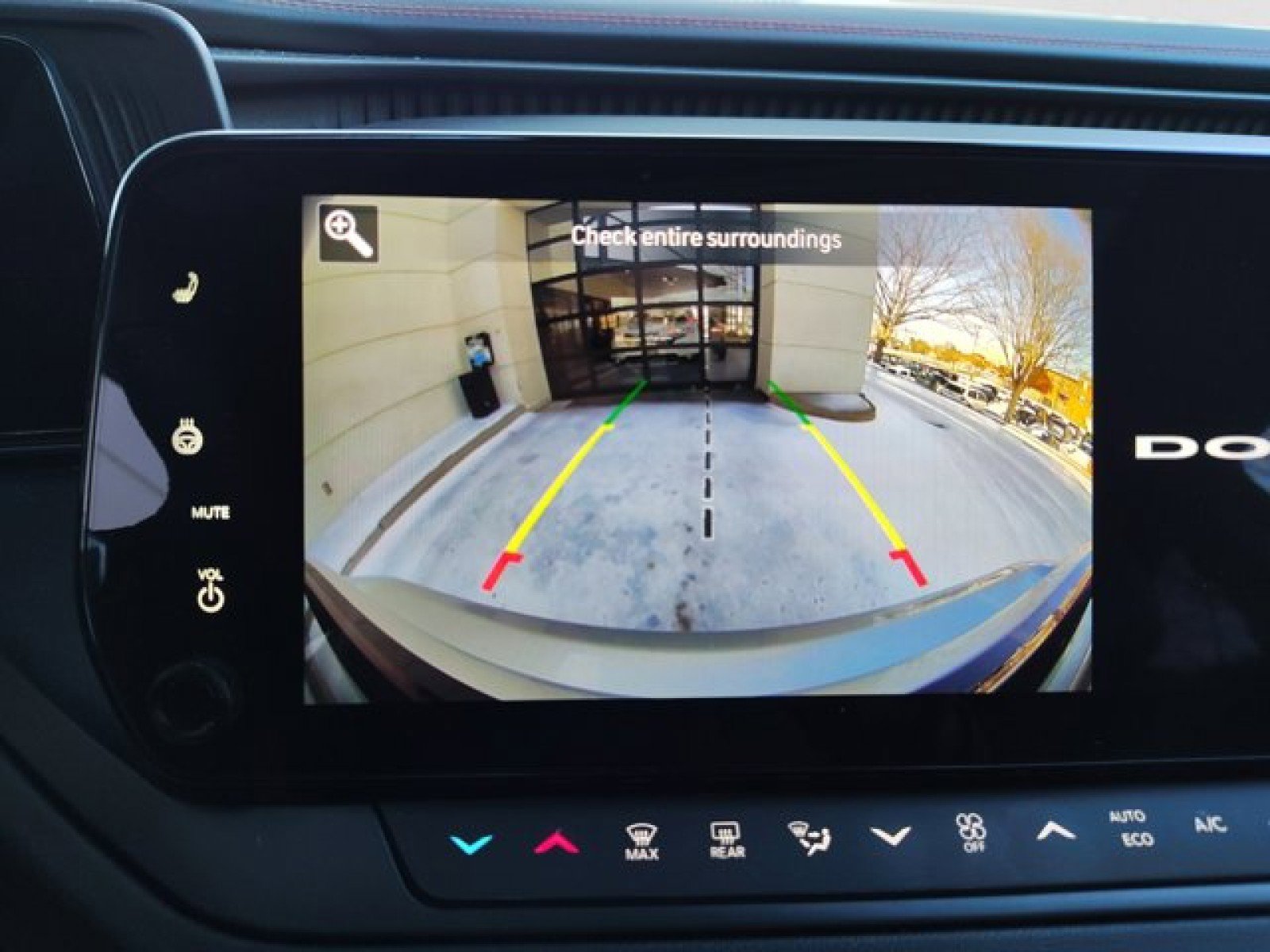 Used 2025 Dodge Charger Daytona R/T w/ Sun & Sound Package image 17