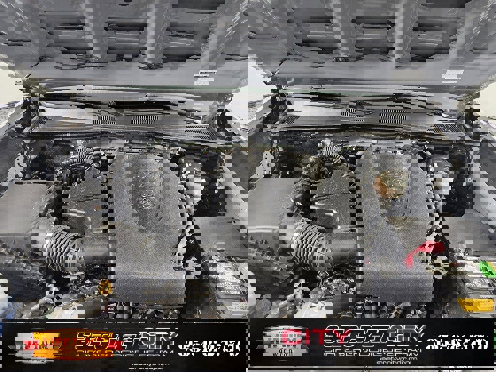 Used 2018 Toyota Tacoma TRD Sport image 35