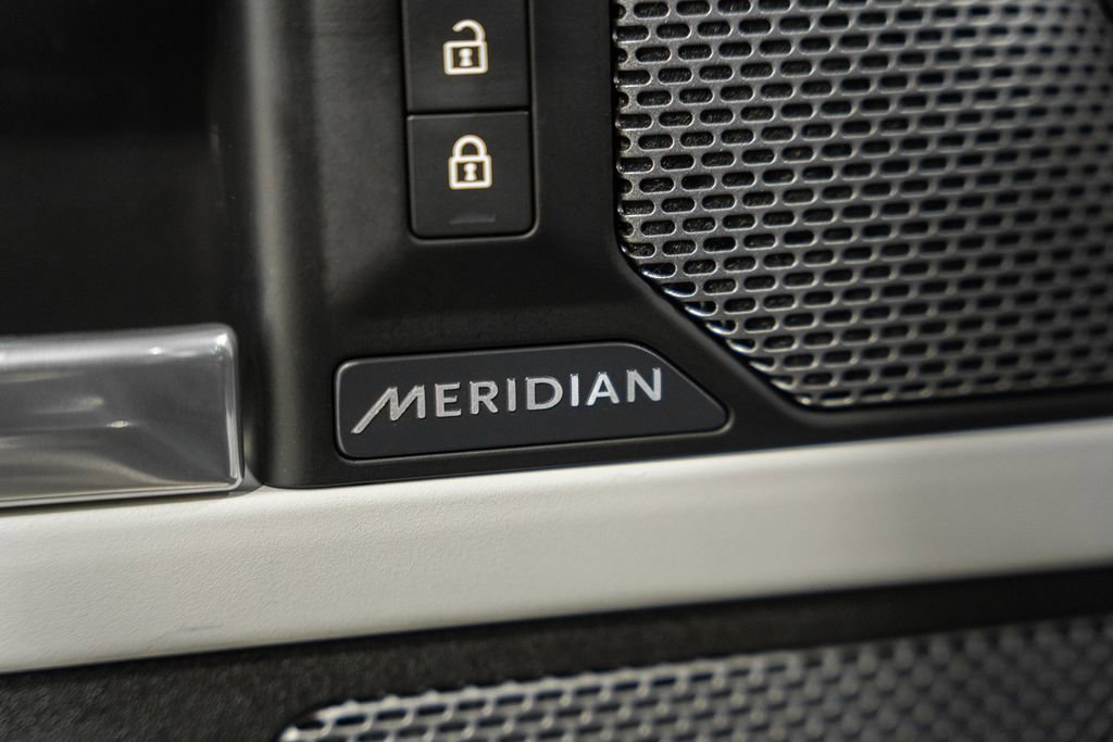 Used 2020 Land Rover Defender 110 HSE image 41