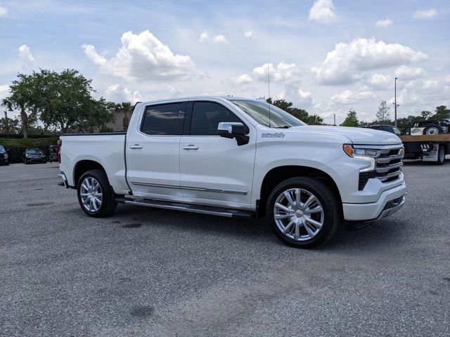 Used 2025 Chevrolet Silverado 1500 High Country w/ High Country Premium Package AWD/4WD image 2