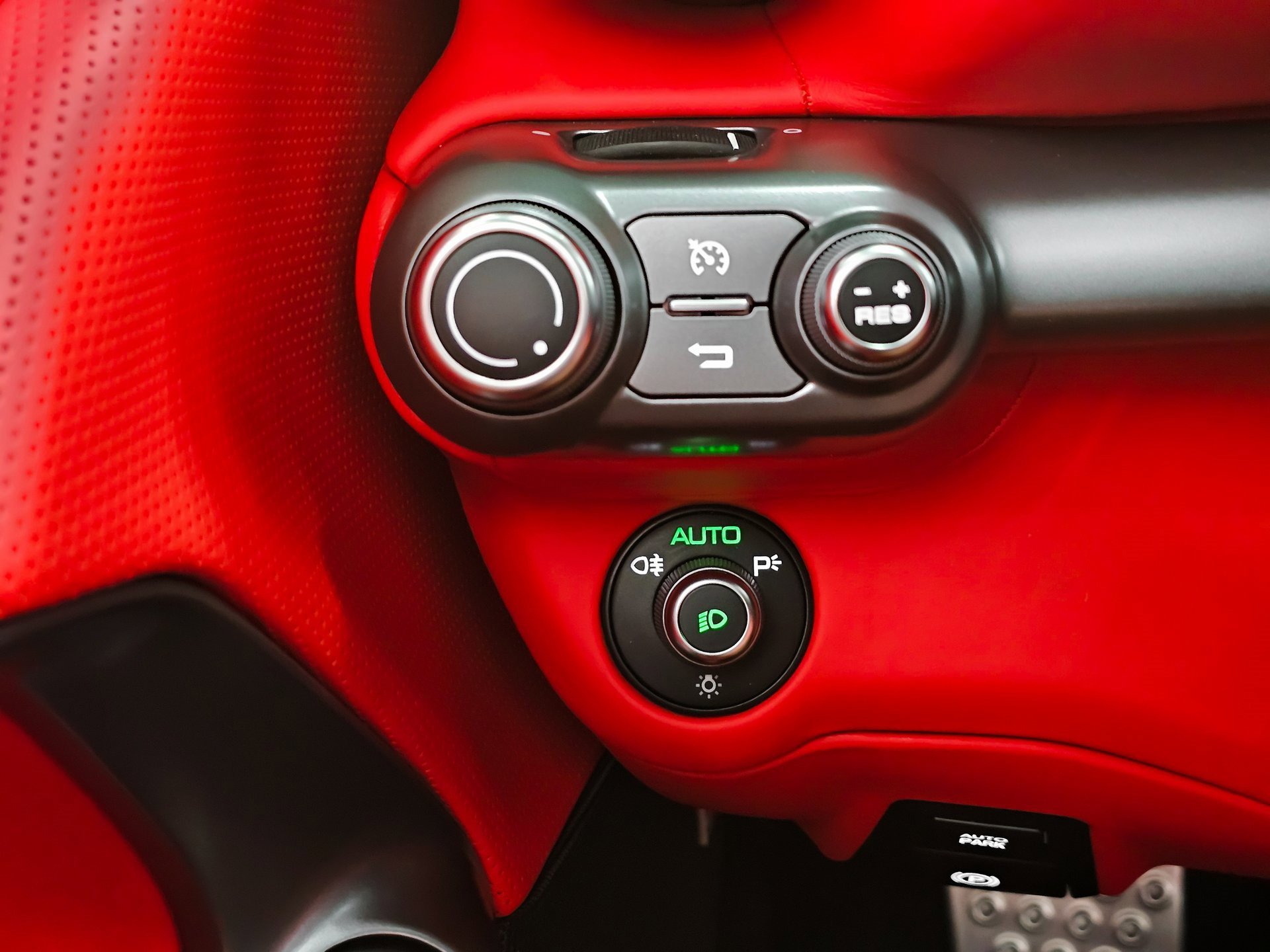 Used 2022 Ferrari 812 GTS image 52