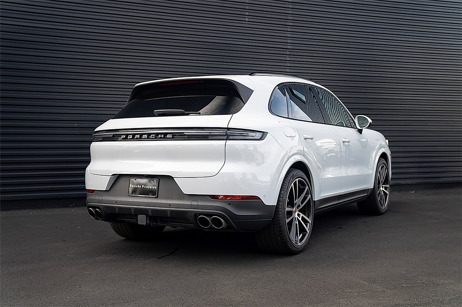 Used 2025 Porsche Cayenne S AWD/4WD image 29