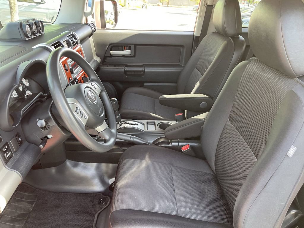 Used 2013 Toyota FJ Cruiser 4WD w/ Convenience Pkg image 19