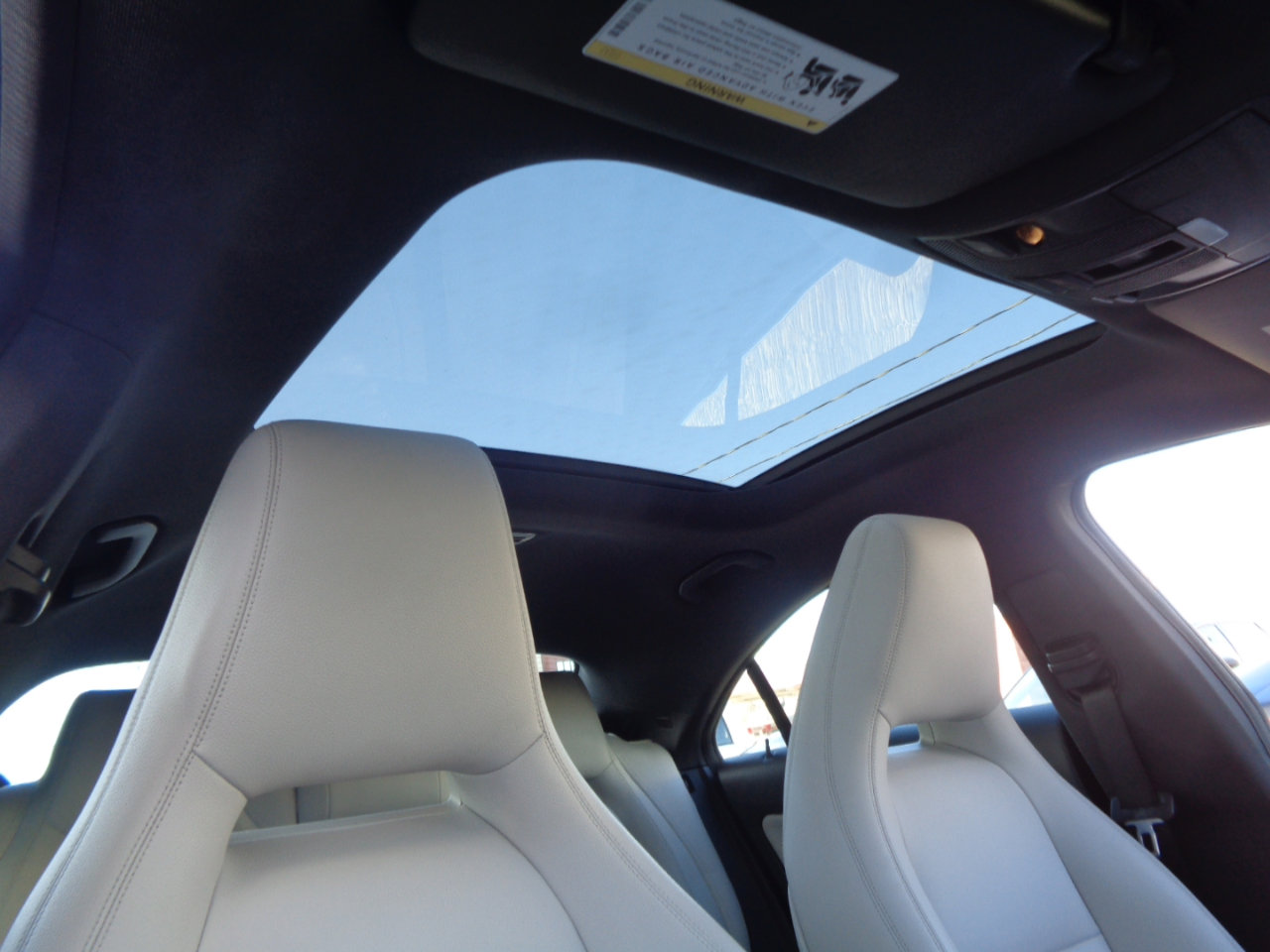 Used 2015 Mercedes-Benz CLA 250 image 33