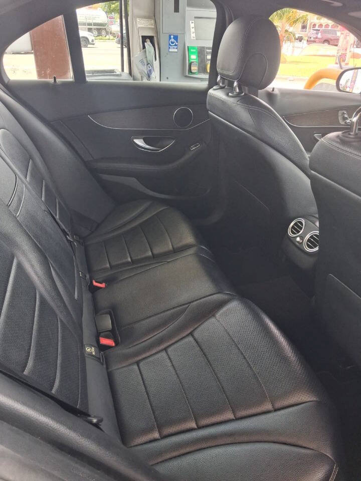 Used 2020 Mercedes-Benz C 300 Sedan image 5