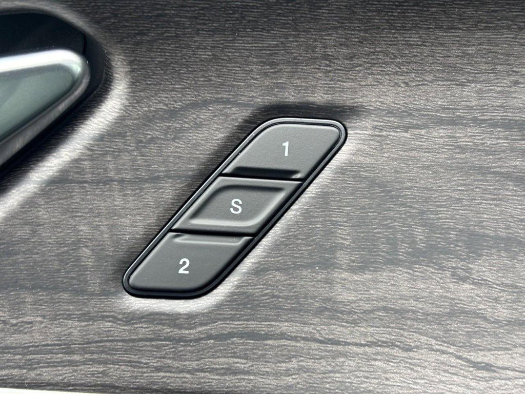 New 2025 Jeep Grand Cherokee L Limited w/ Luxury Tech Group II image 29