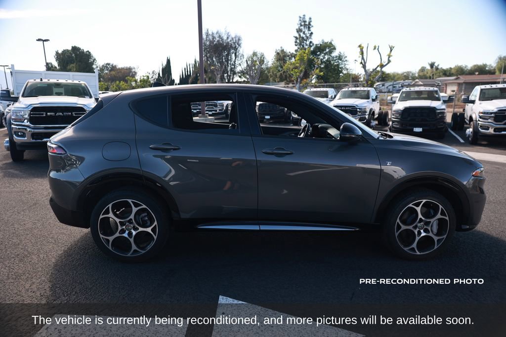 Used 2024 Alfa Romeo Tonale Ti w/ Premium Interior Package image 7