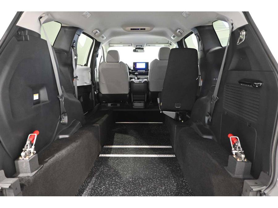 New 2025 Toyota Sienna LE image 20