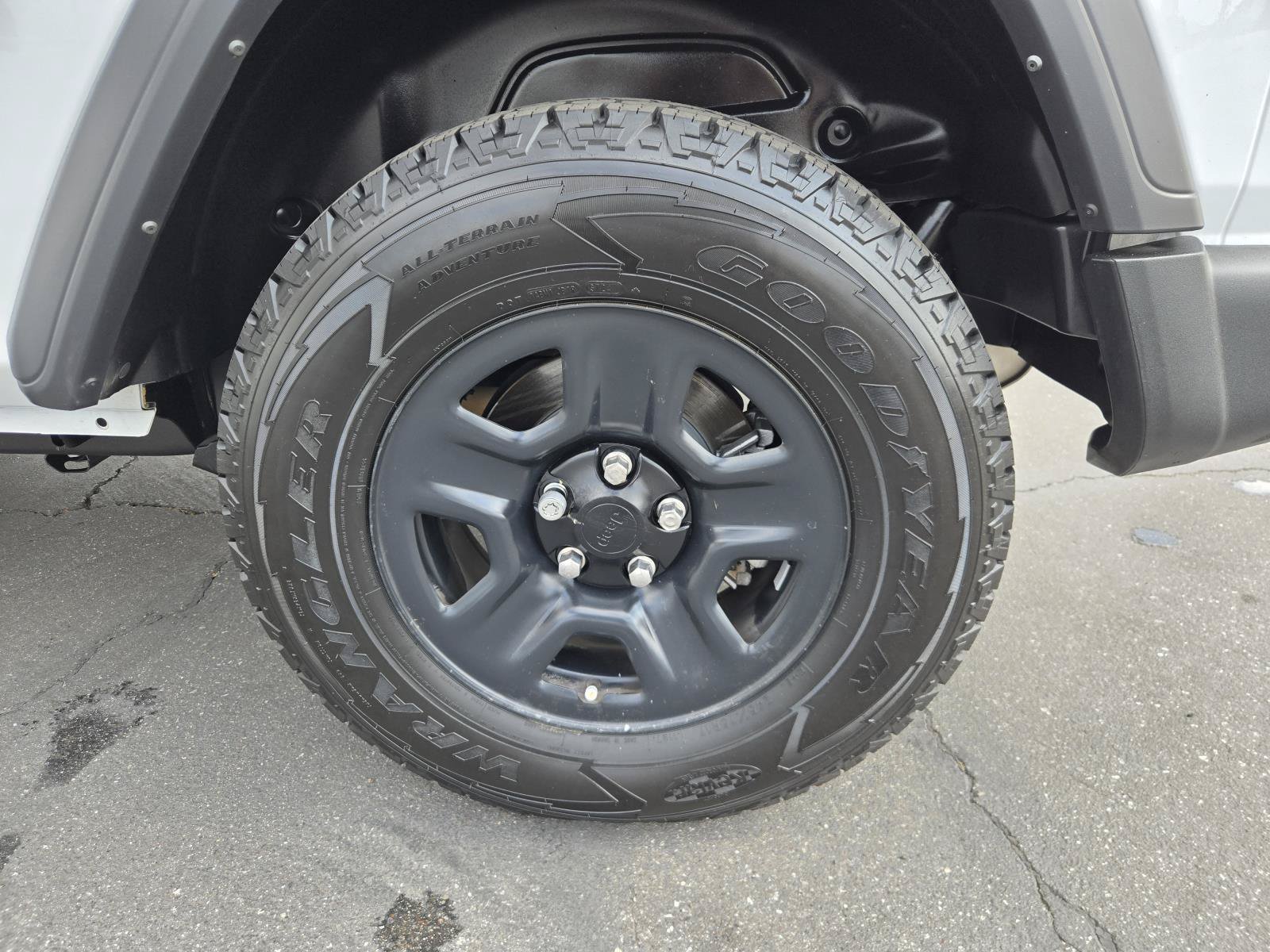 Used 2024 Jeep Wrangler Sport AWD/4WD image 33