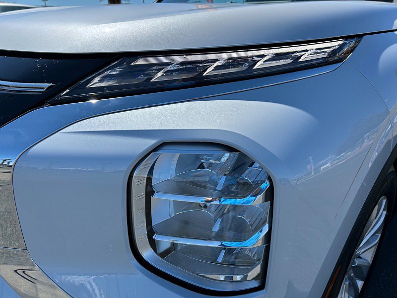 New 2025 Mitsubishi Outlander ES image 20