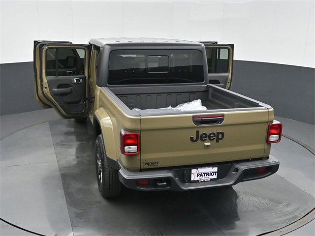 New 2025 Jeep Gladiator Sport image 57
