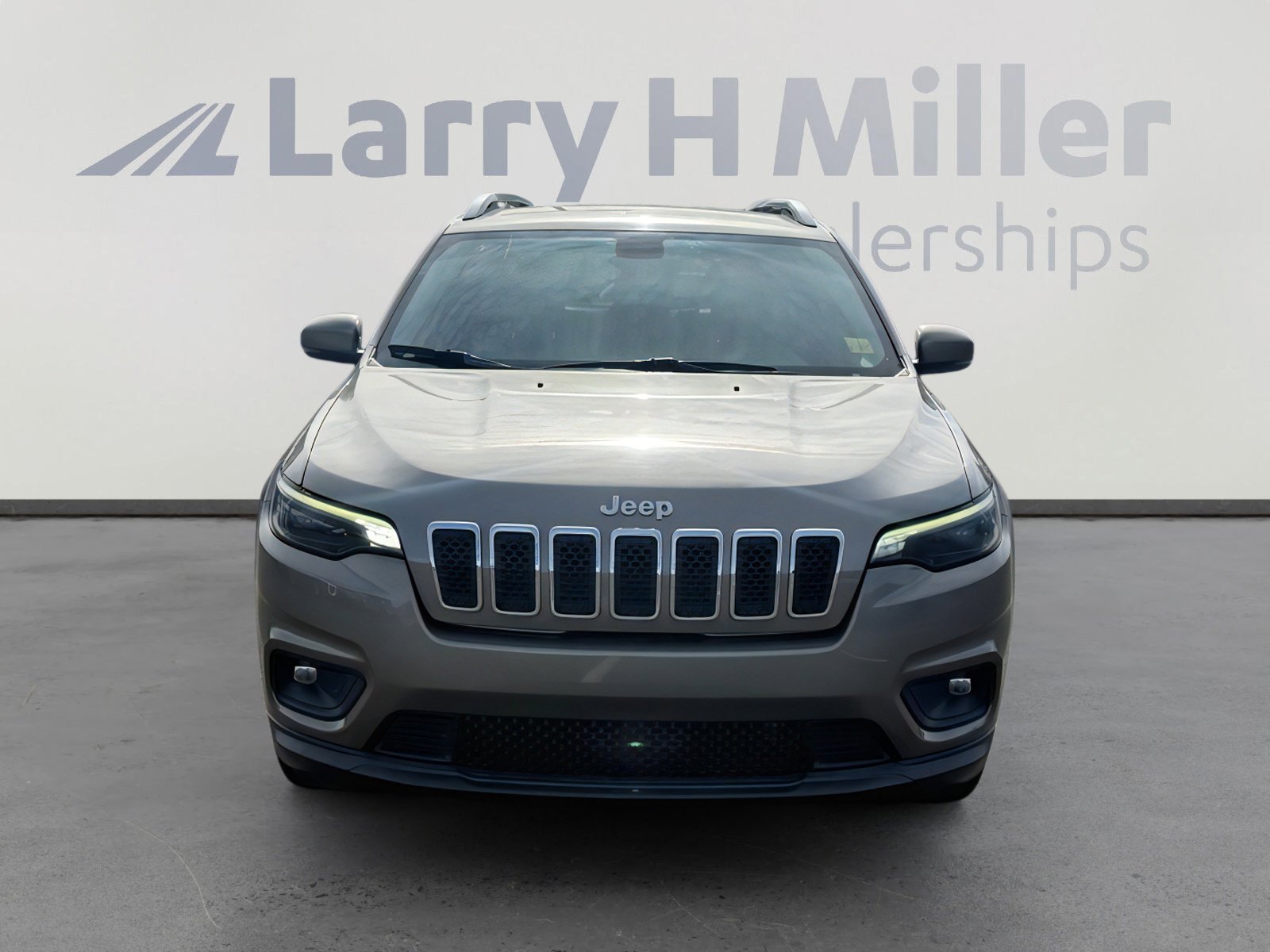 Used 2020 Jeep Cherokee Latitude Plus image 5