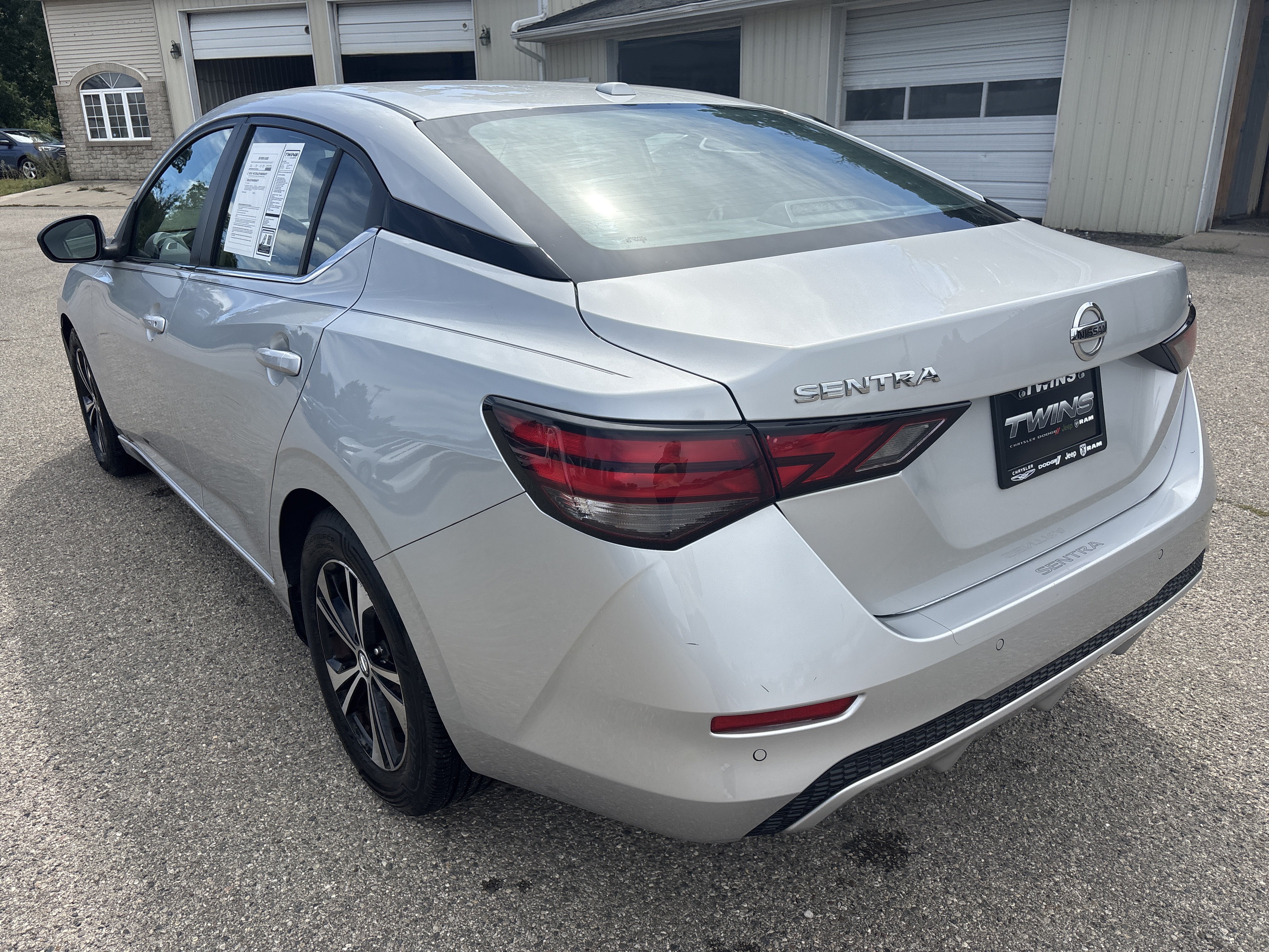 Used 2023 Nissan Sentra SV FWD image 7