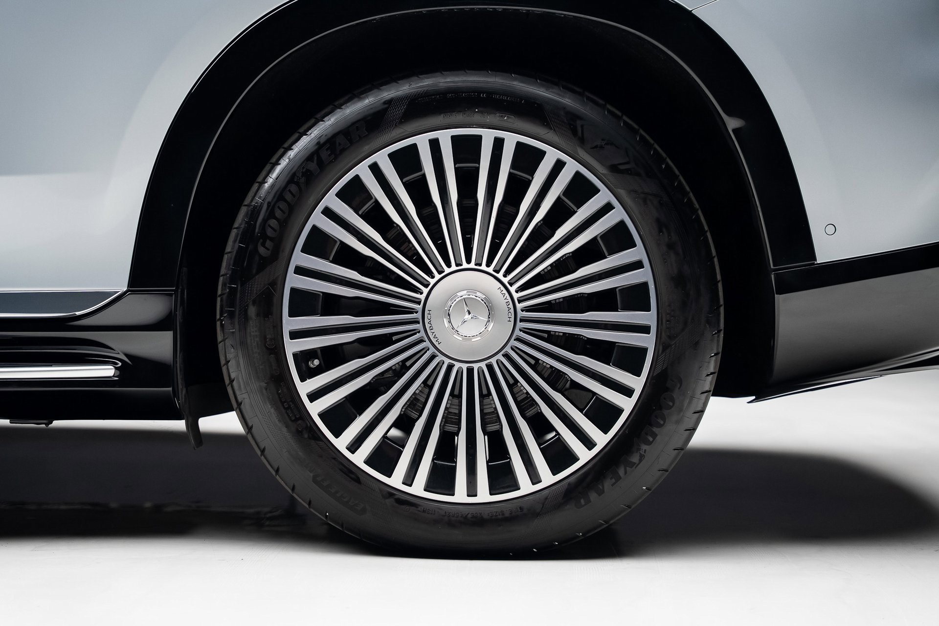 Used 2024 Mercedes-Benz Maybach EQS 680 4MATIC image 20