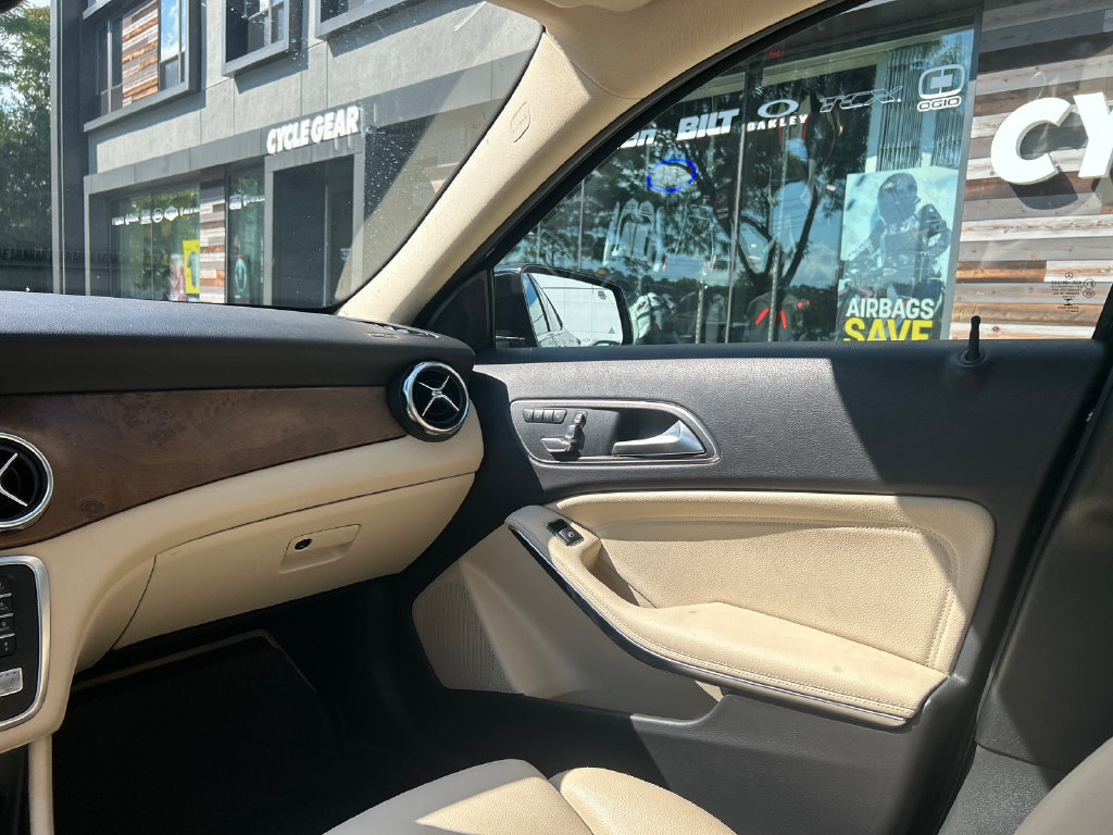 Used 2018 Mercedes-Benz GLA 250 4MATIC image 25