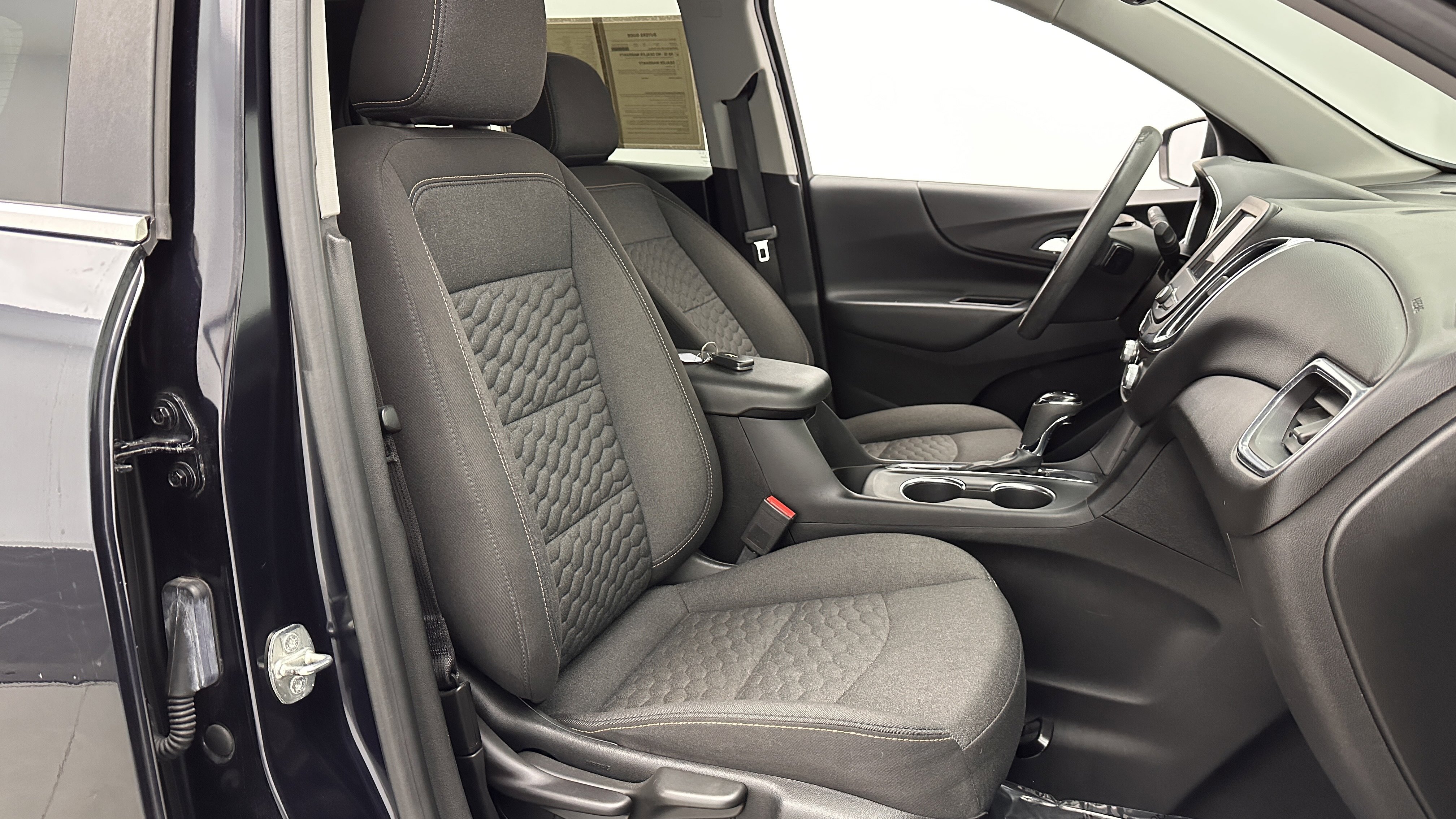 Used 2021 Chevrolet Equinox LT image 34