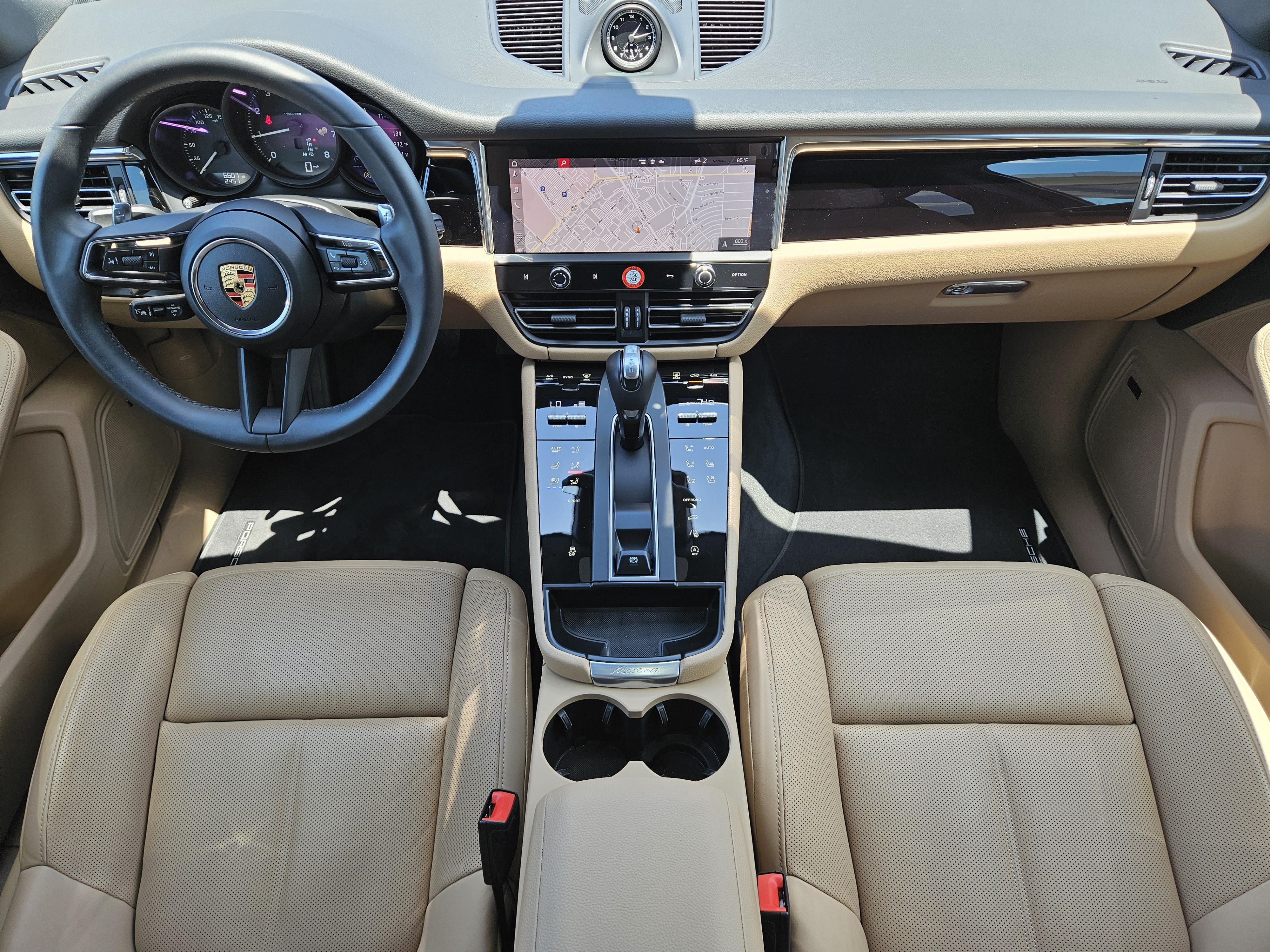 Certified 2026 Porsche Macan AWD/4WD image 24