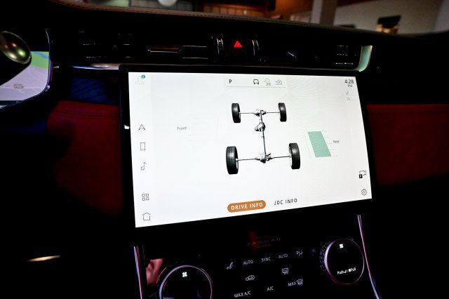 Used 2024 Jaguar XF R-Dynamic SE image 47