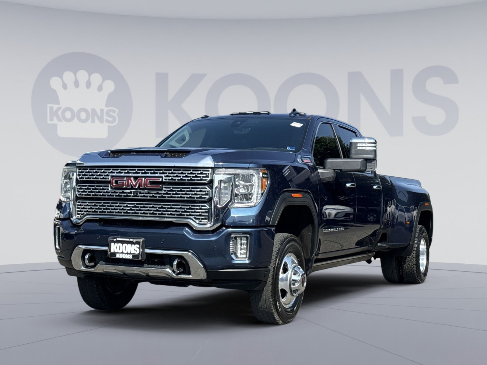 Used 2021 GMC Sierra 3500 Denali w/ Denali Ultimate Package AWD/4WD image 1