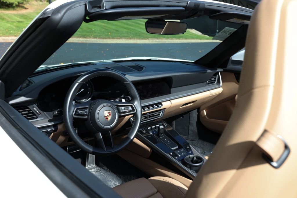 Used 2024 Porsche 911 Carrera image 9