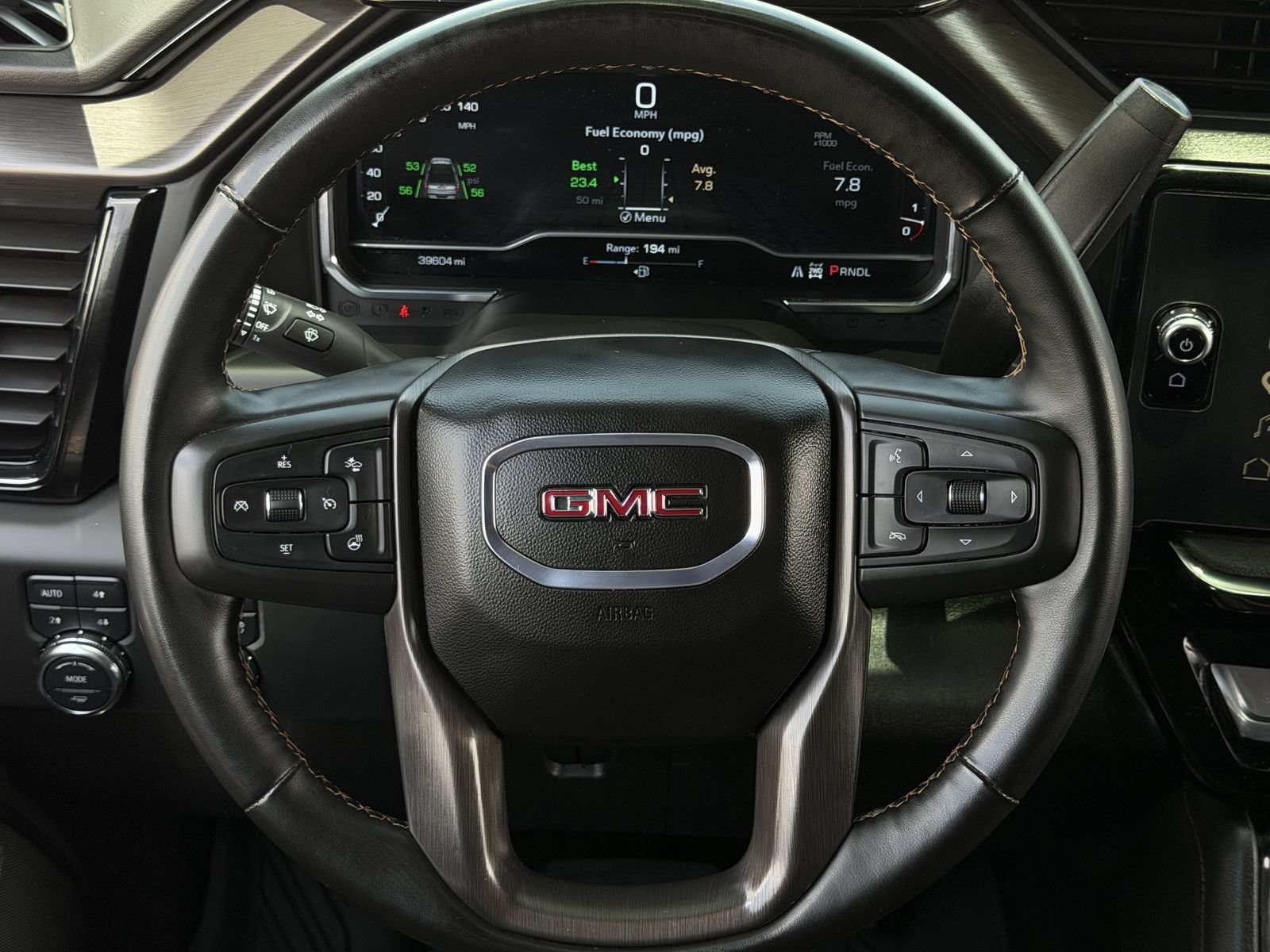 Used 2025 GMC Sierra 2500 AT4 w/ AT4 Premium Plus Package AWD/4WD image 17