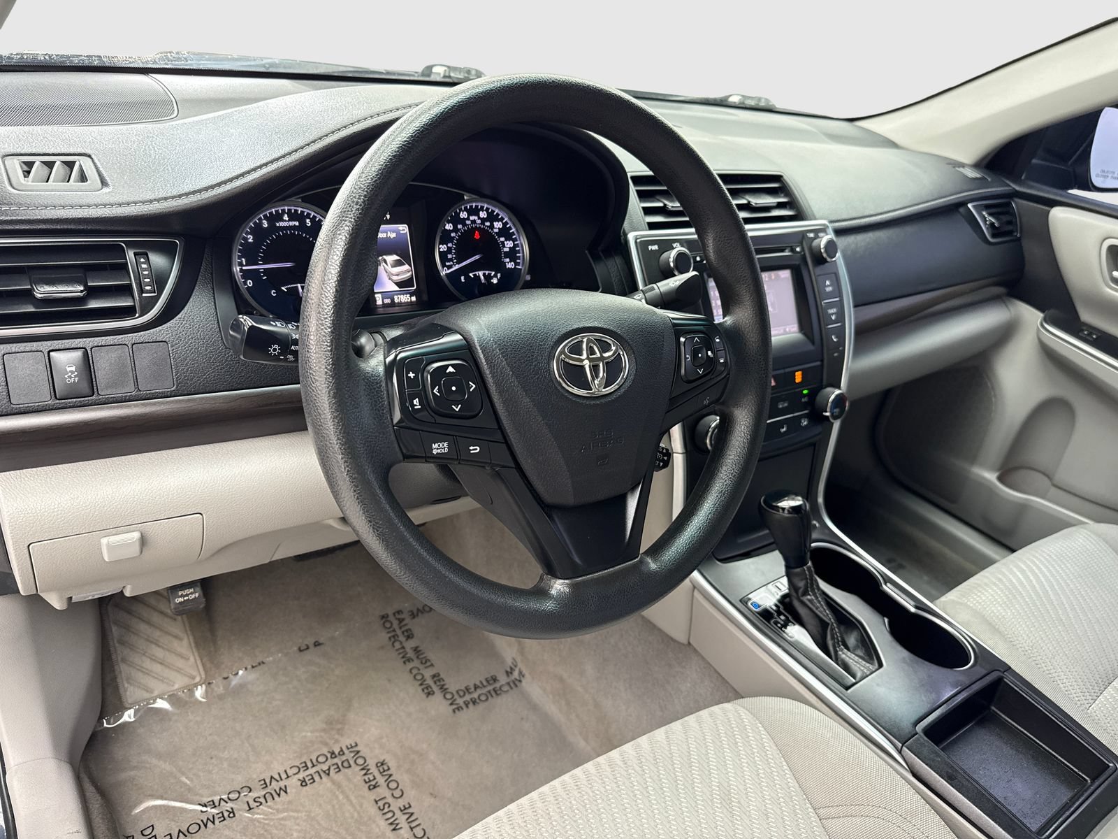 Used 2017 Toyota Camry LE FWD image 18