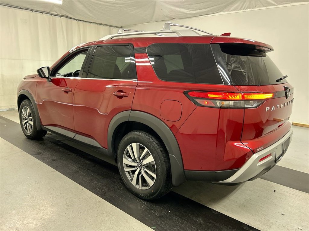 Used 2023 Nissan Pathfinder SL image 9