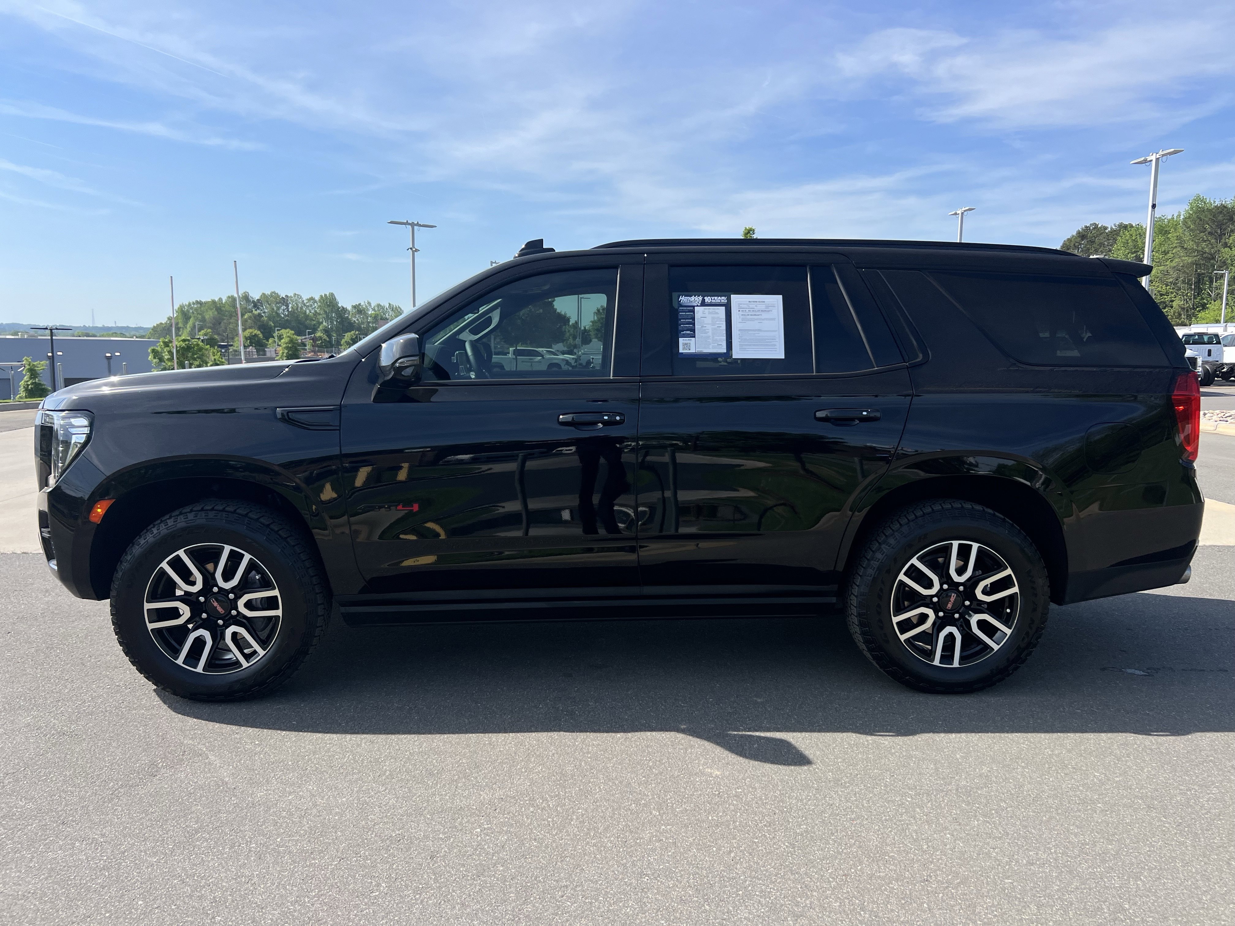 Used 2024 GMC Yukon AT4 w/ AT4 Premium Plus Package image 6