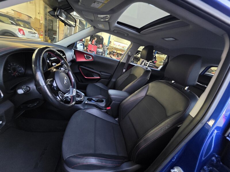Used 2020 Kia Soul GT-Line Turbo FWD image 12