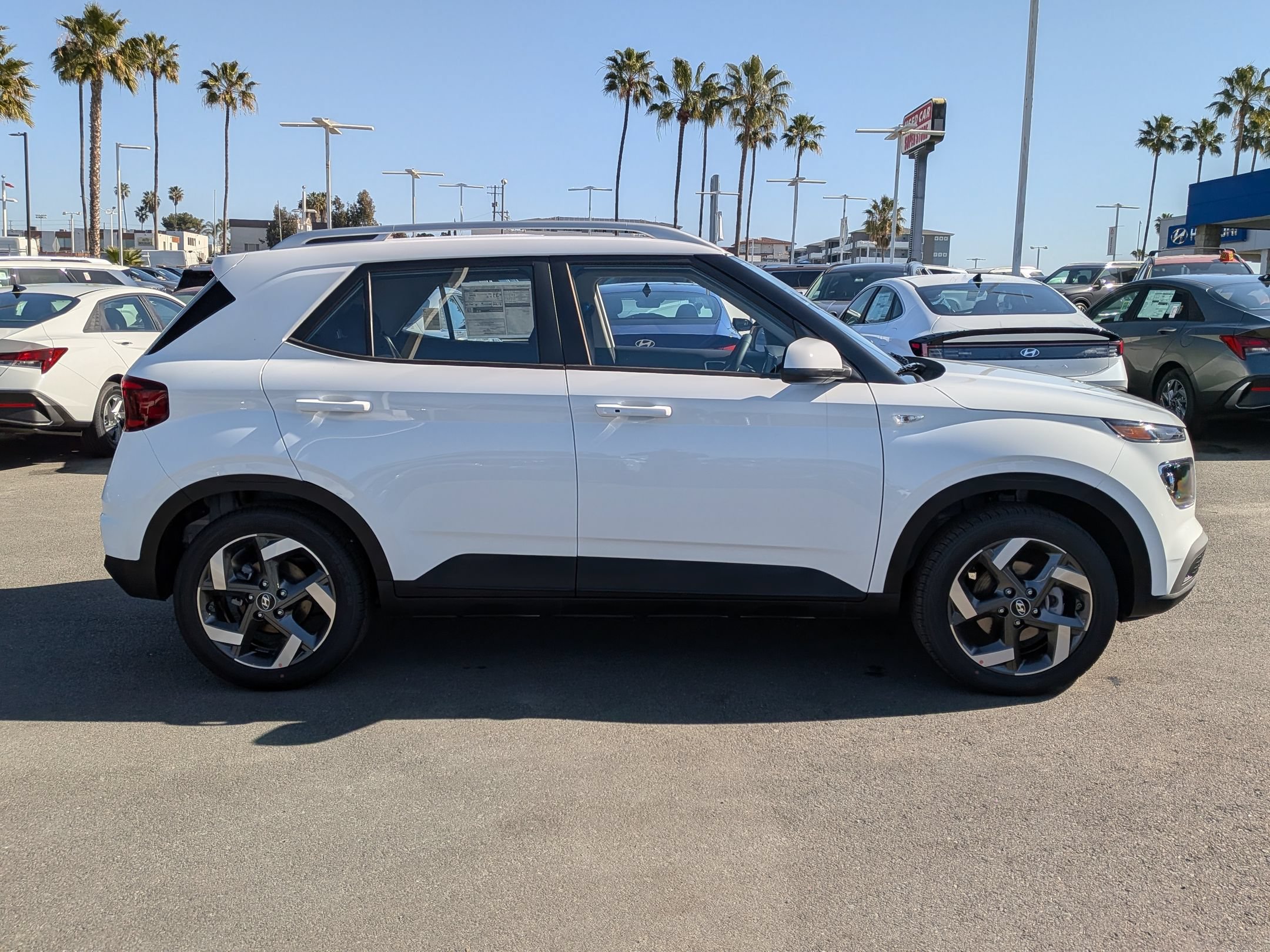 New 2026 Hyundai Venue SEL FWD image 5