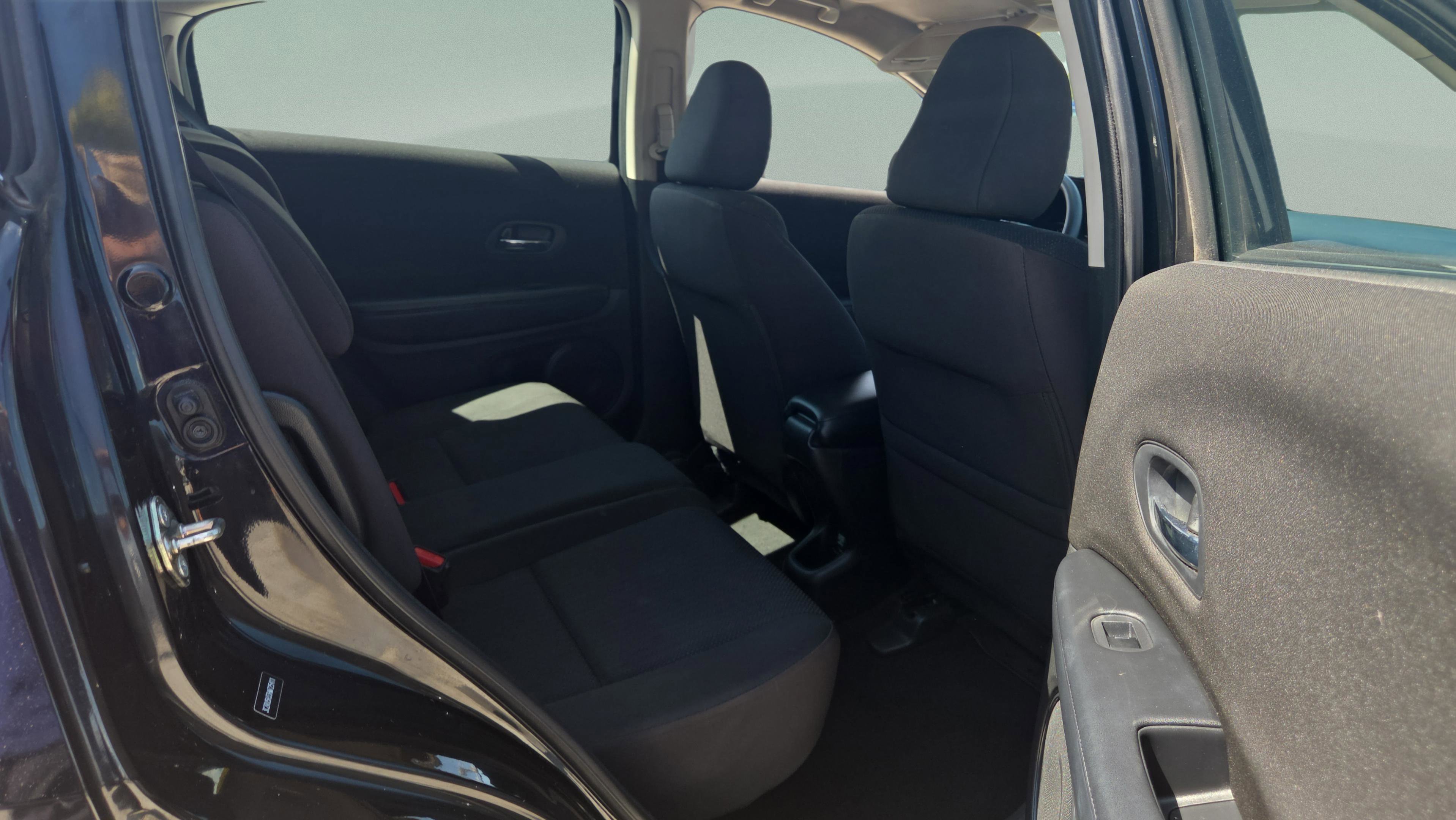 Used 2017 Honda HR-V LX image 16