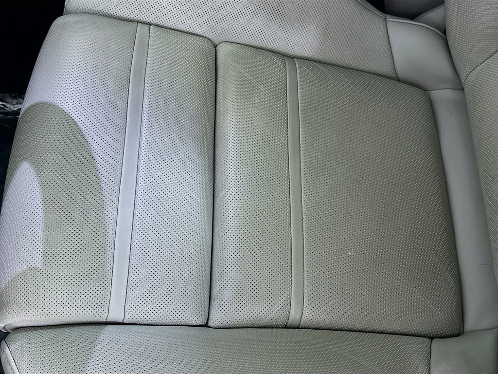 Certified 2023 Porsche Cayenne Platinum Edition image 22