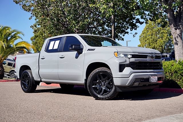 Used 2024 Chevrolet Silverado 1500 RST w/ Convenience Package II AWD/4WD image 2
