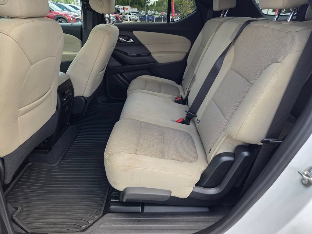 Used 2023 Chevrolet Traverse LS FWD image 7