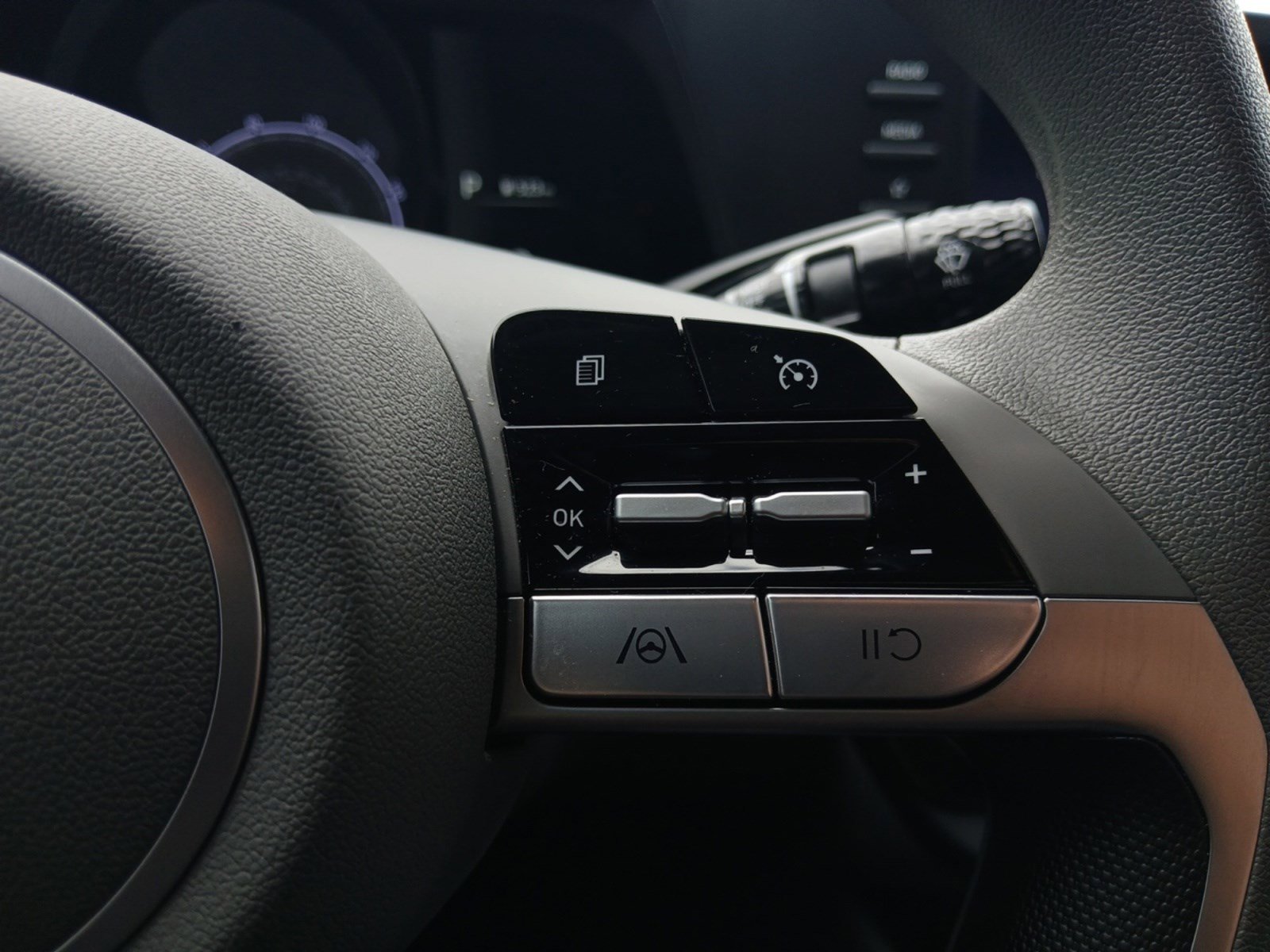 Used 2023 Hyundai Elantra Blue image 17