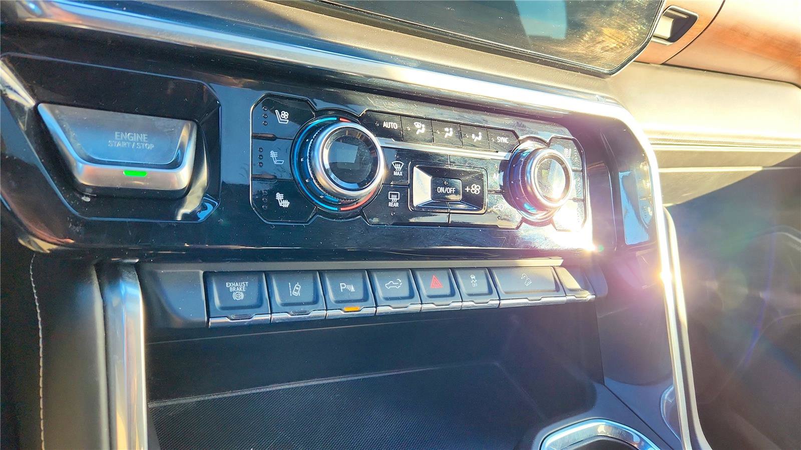 Used 2024 GMC Sierra 2500 Denali Ultimate image 26