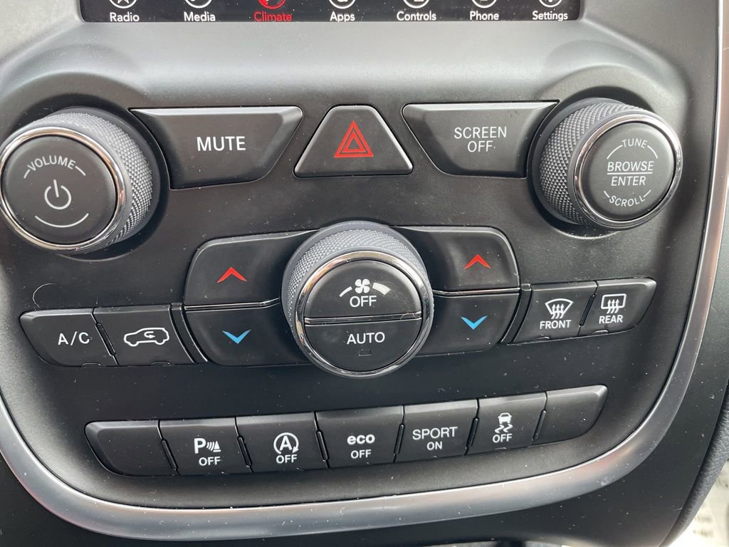 Used 2020 Dodge Durango SXT image 21