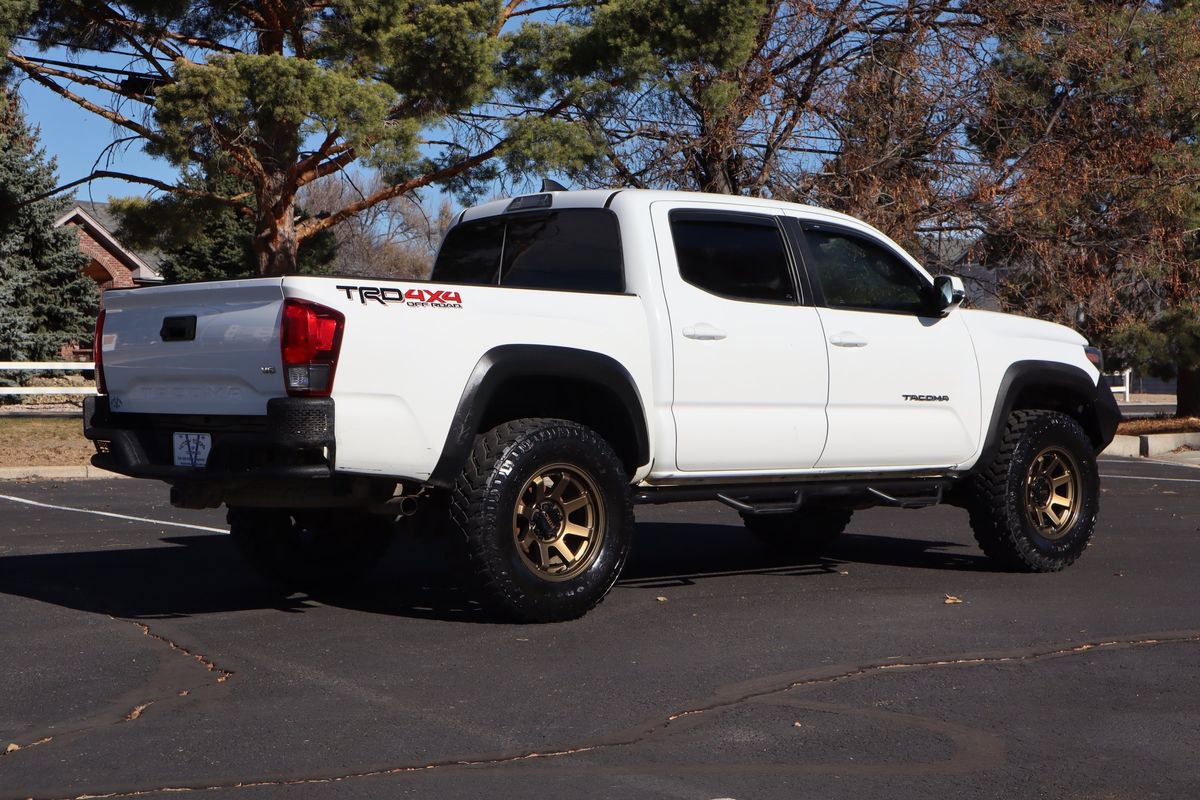 Used 2018 Toyota Tacoma TRD Off-Road AWD/4WD image 5