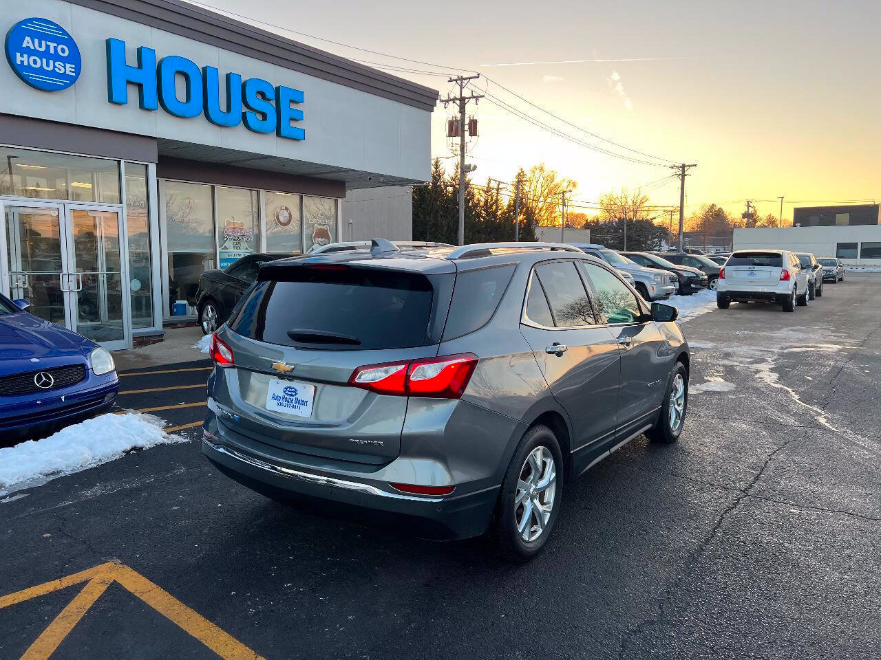 Used 2019 Chevrolet Equinox Premier FWD image 12
