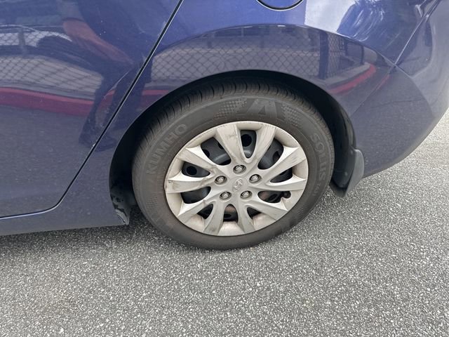 Used 2013 Hyundai Elantra GLS image 4