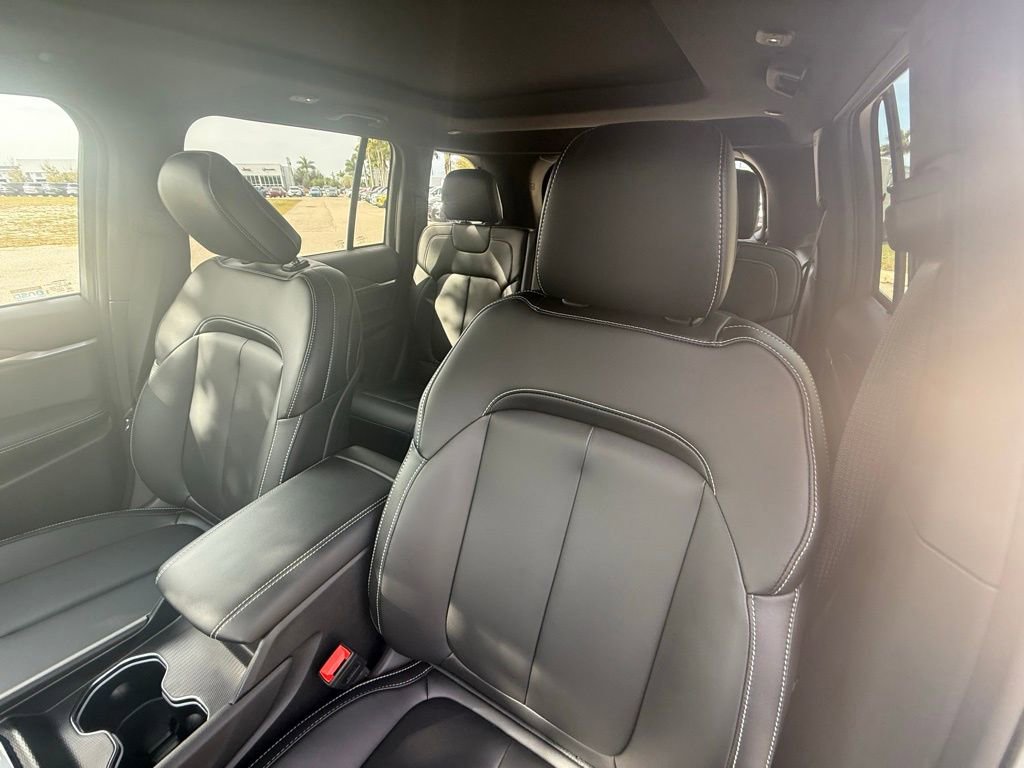 Certified 2025 Jeep Grand Cherokee Limited w/ Black Appearance Package image 25