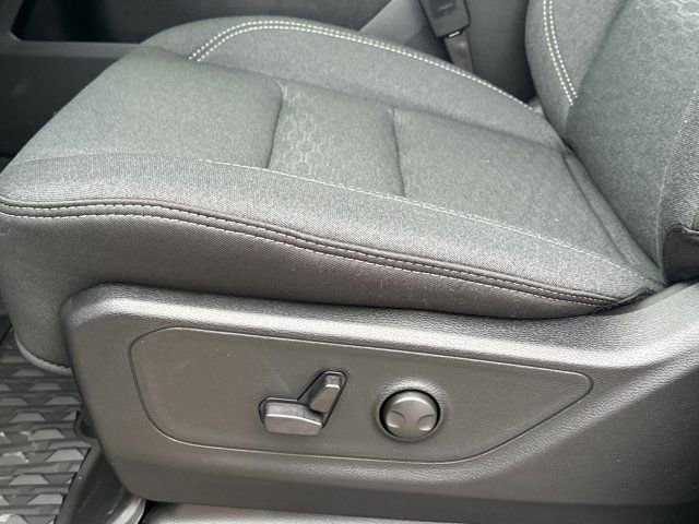 New 2026 RAM 1500 4x4 Crew Cab image 10