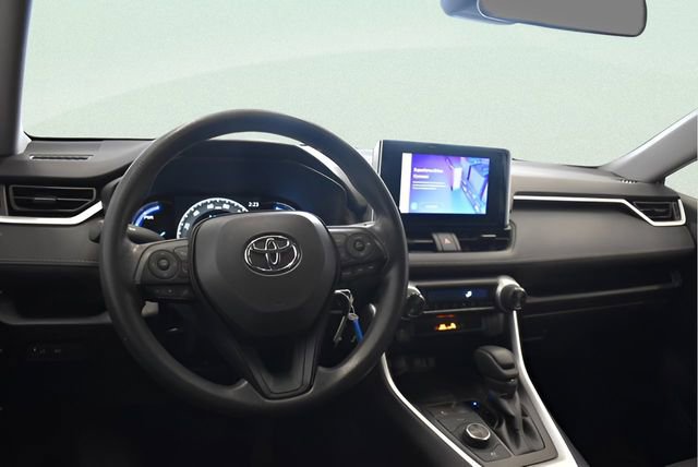 Used 2025 Toyota RAV4 LE AWD/4WD image 20