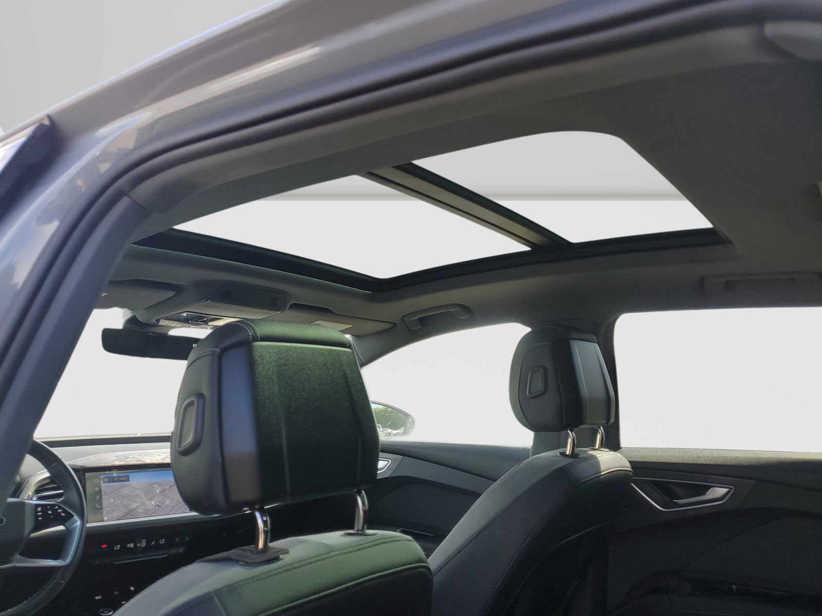 Used 2024 Audi Q4 e-tron Prestige AWD/4WD image 16