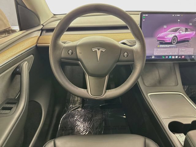 Used 2024 Tesla Model Y 2WD image 24
