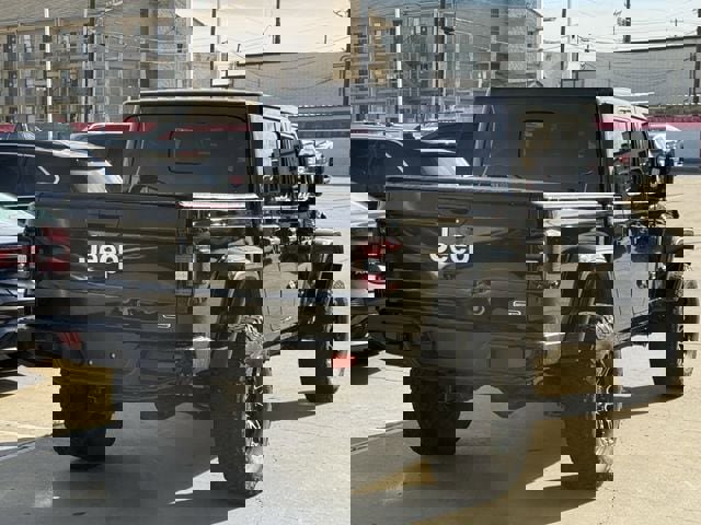 Used 2020 Jeep Gladiator Overland image 4