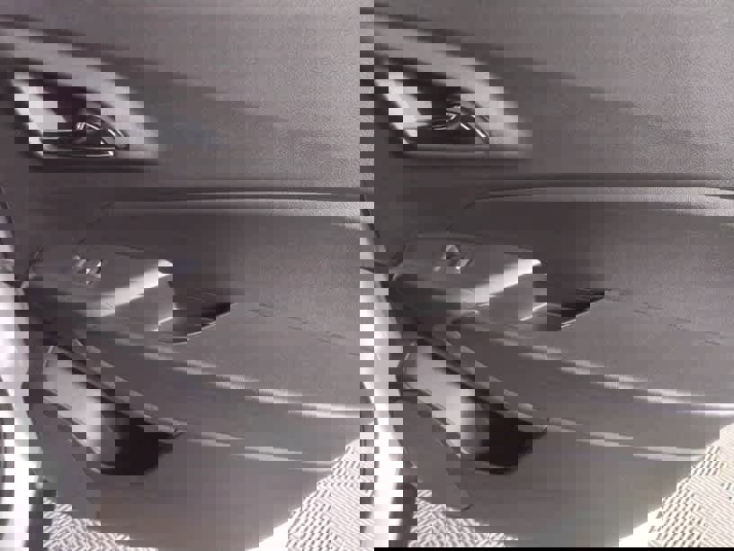 Used 2024 Chevrolet Trax RS w/ Sunroof Package image 26