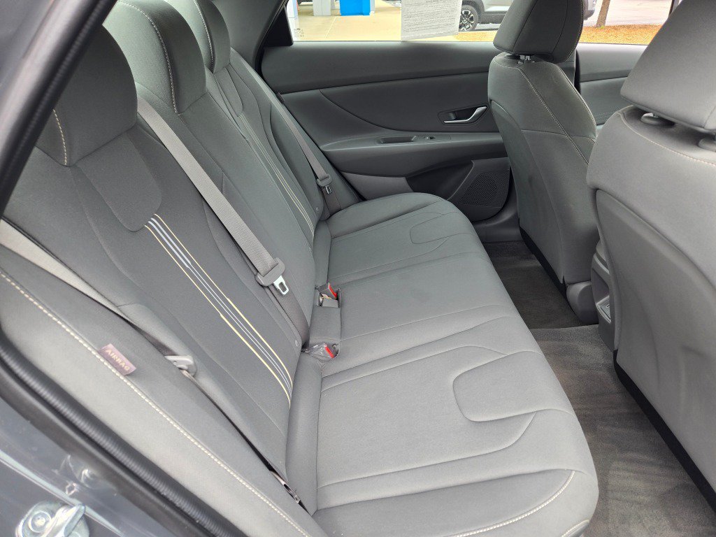 Used 2024 Hyundai Elantra SEL FWD image 10