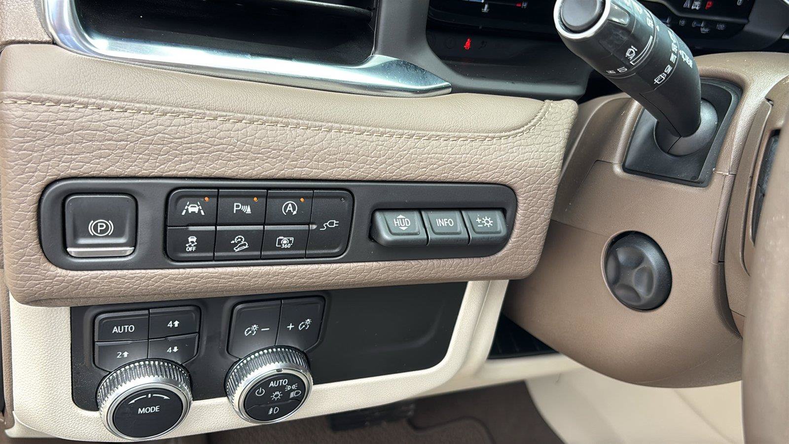 Used 2022 GMC Yukon Denali AWD/4WD image 30
